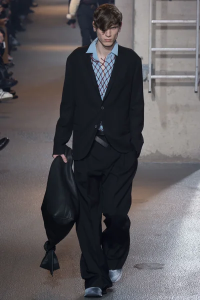 Look 14
